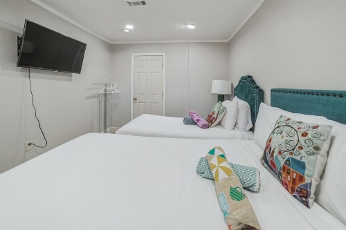 Las Vegas Retreat - 5 Mins From The Strip Home image 11