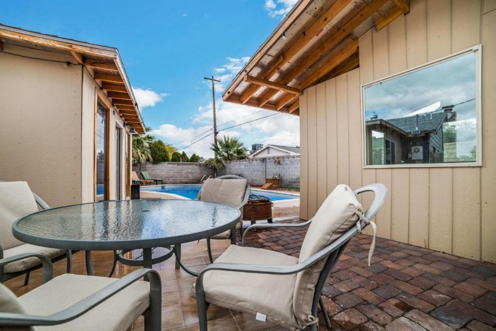 Las Vegas Retreat - 5 Mins From The Strip Home Image 19