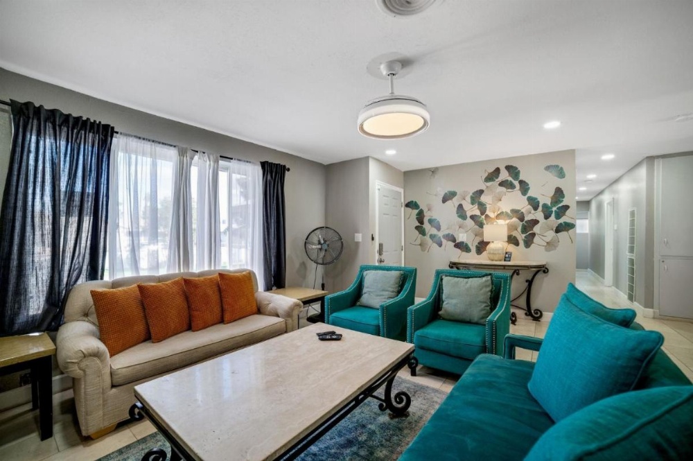 Las Vegas Retreat - 5 Mins From The Strip Home Image 25