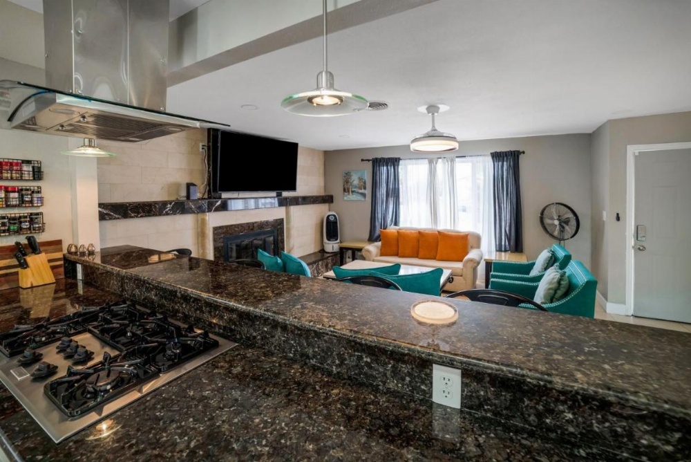 Las Vegas Retreat - 5 Mins From The Strip Home Image 32