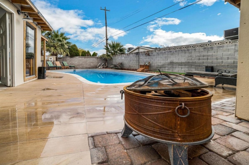 Las Vegas Retreat - 5 Mins From The Strip Home Image 7