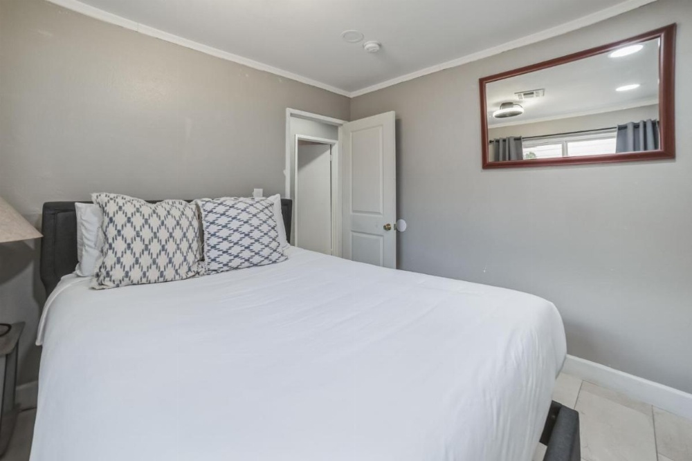 Las Vegas Retreat - 5 Mins From The Strip Home